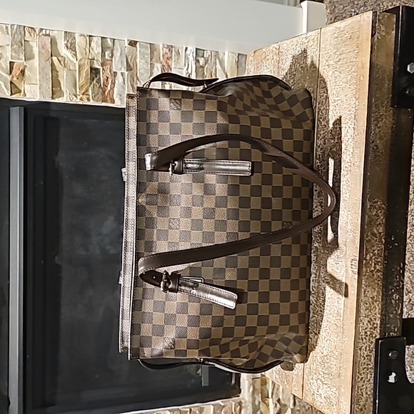 Louis Vuitton Handbags - 🔥1HRSALE🔥Louis Vuitton Chelsea Bag